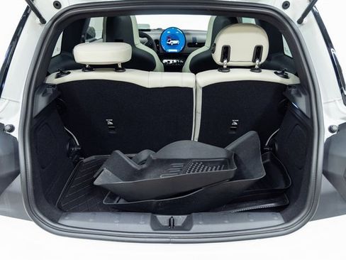 Certified 2025 MINI Cooper S image 11