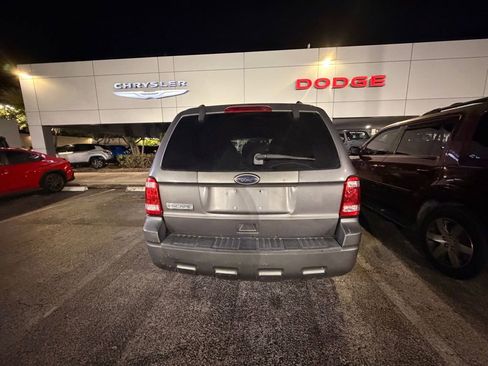 Used 2010 Ford Escape XLT image 6