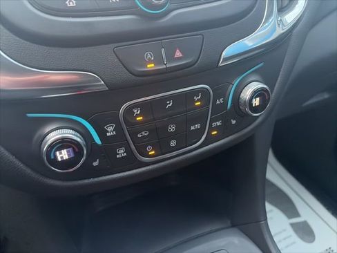 Used 2024 Chevrolet Equinox LT image 18
