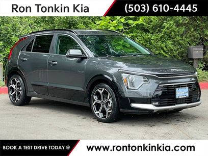 Used 2023 Kia Niro EX Touring