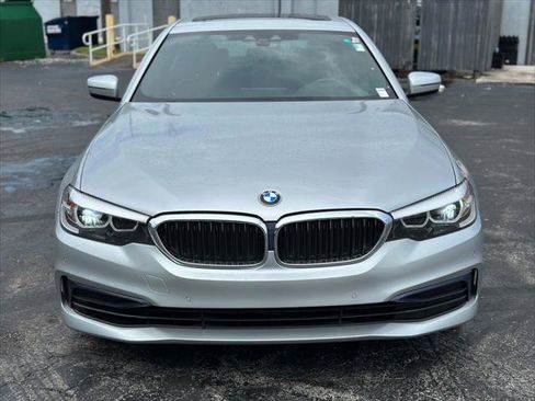 Used 2019 BMW 530e w/ Convenience Package RWD image 3