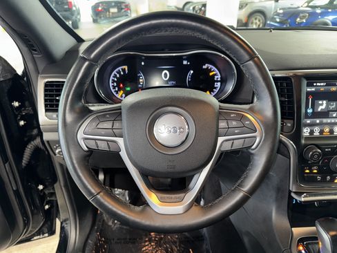 Used 2018 Jeep Grand Cherokee Altitude RWD image 20