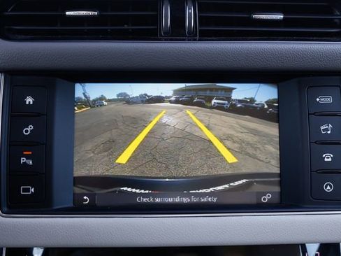 Used 2017 Jaguar XF Prestige image 35