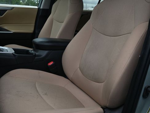 Used 2022 Toyota RAV4 XLE image 17