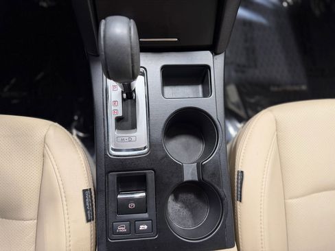 Used 2017 Subaru Outback 2.5i Limited image 17