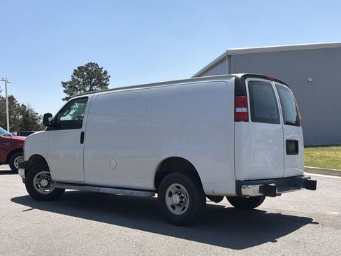 Used 2019 Chevrolet Express 2500 w/ Driver Convenience Package image 10