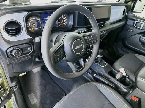 Used 2024 Jeep Gladiator Sport AWD/4WD image 28