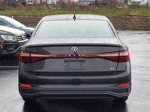 New 2026 Volkswagen Jetta SE image 4