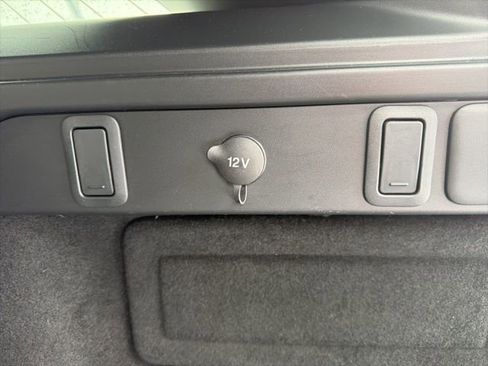 Used 2020 Land Rover Range Rover Velar R-Dynamic S image 10