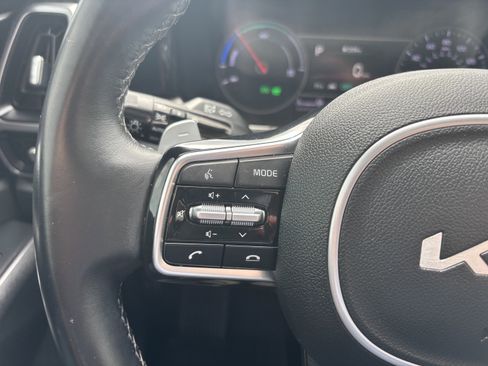 Used 2022 Kia Sorento EX w/ Panoramic Sunroof Package AWD/4WD image 17