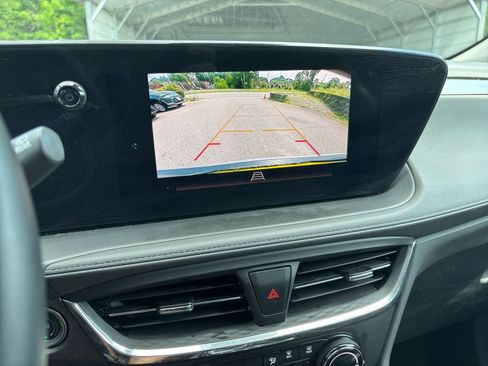 Used 2025 Buick Encore GX Preferred AWD/4WD image 17