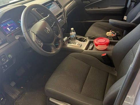 Used 2021 Honda Passport Sport image 2