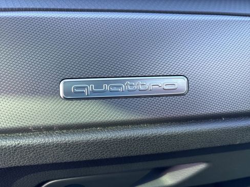 Used 2025 Audi Q3 2.0T Premium image 23