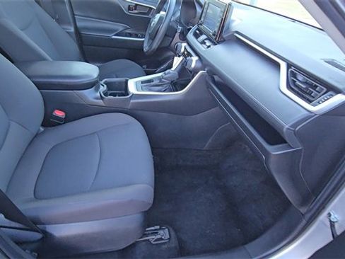 Used 2022 Toyota RAV4 LE image 27
