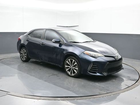 Used 2017 Toyota Corolla XSE image 7