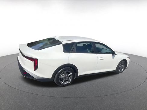 Used 2025 Kia K4 LXS image 15