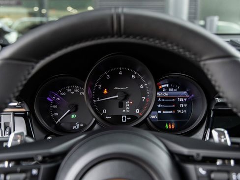 New 2026 Porsche Macan Turbo image 30