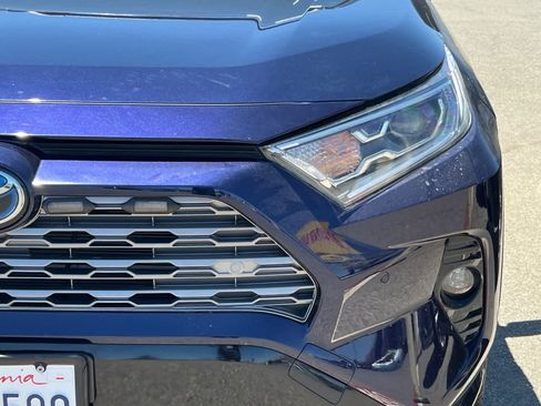 Used 2019 Toyota RAV4 XSE AWD/4WD image 11