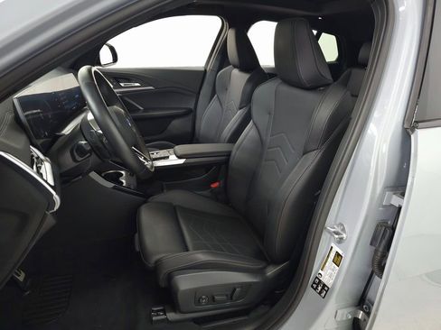 Used 2025 BMW X2 xDrive28i w/ Premium Package image 17