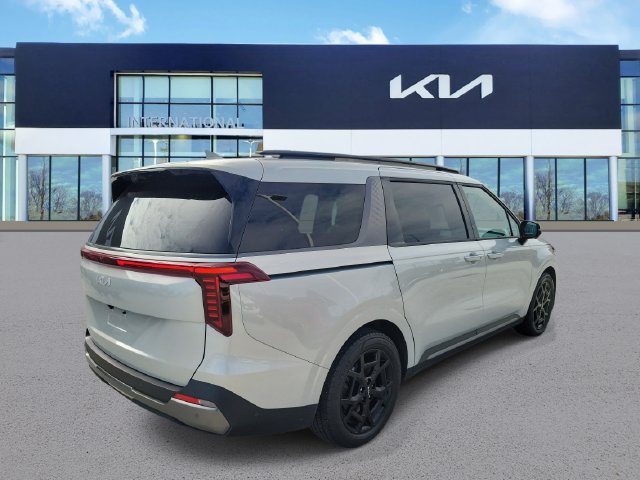 Used 2025 Kia Carnival SX Prestige FWD image 3