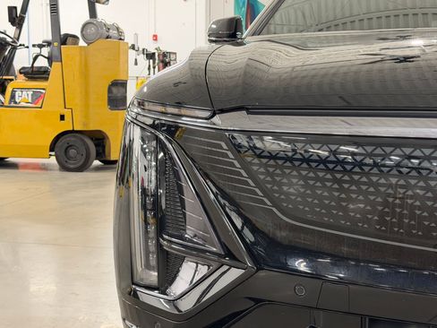 Certified 2024 Cadillac Lyriq Sport w/ LPO, Floor Liner Package AWD/4WD image 11