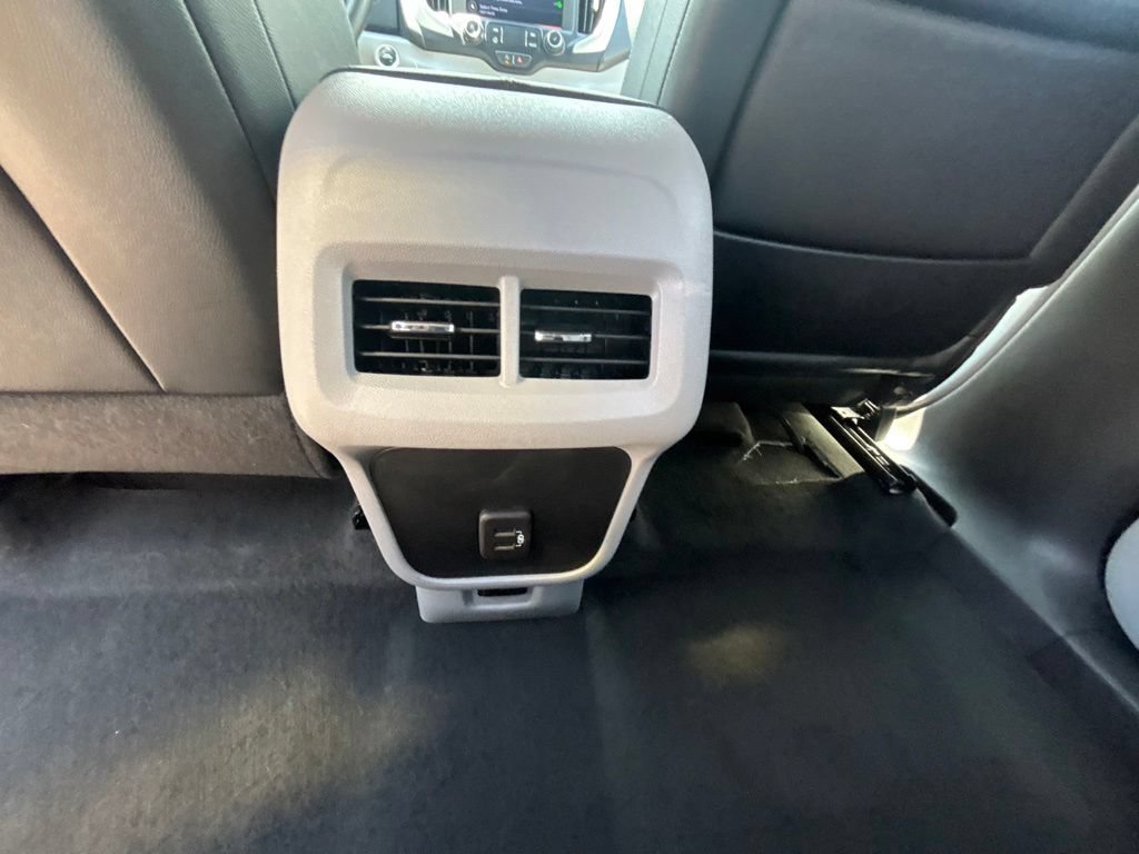 Used 2023 GMC Terrain SLT FWD image 18