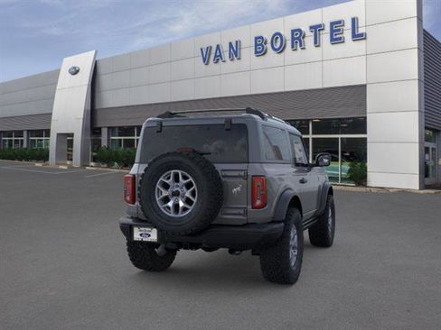 New 2025 Ford Bronco Badlands image 8