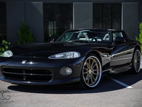 Used 1994 Dodge Viper RT/10 RWD image 3