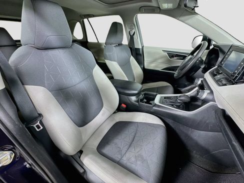 Used 2019 Toyota RAV4 XLE FWD image 30