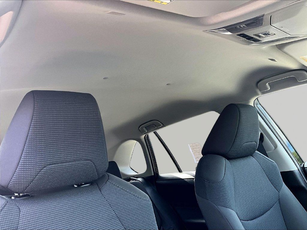 Used 2025 Toyota RAV4 LE AWD/4WD image 22