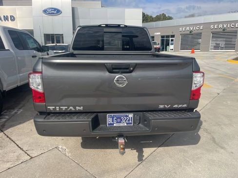 Used 2021 Nissan Titan SV w/ Accessory Utility Package image 5