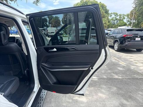 Used 2017 Mercedes-Benz GLS 550 4MATIC w/ Driver Assistance Package image 20