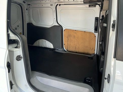 Used 2019 Ford Transit Connect XLT image 16