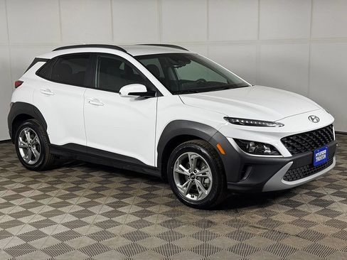Used 2023 Hyundai Kona SEL AWD/4WD image 2