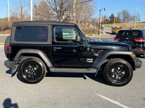 Used 2018 Jeep Wrangler Sport image 17
