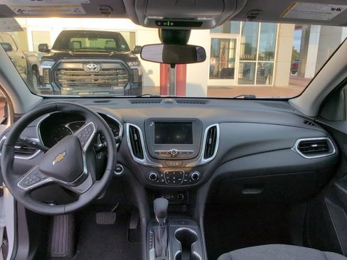 Used 2024 Chevrolet Equinox LT FWD image 12