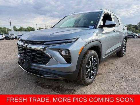 Used 2024 Chevrolet TrailBlazer ACTIV w/ Convenience Package AWD/4WD image 1