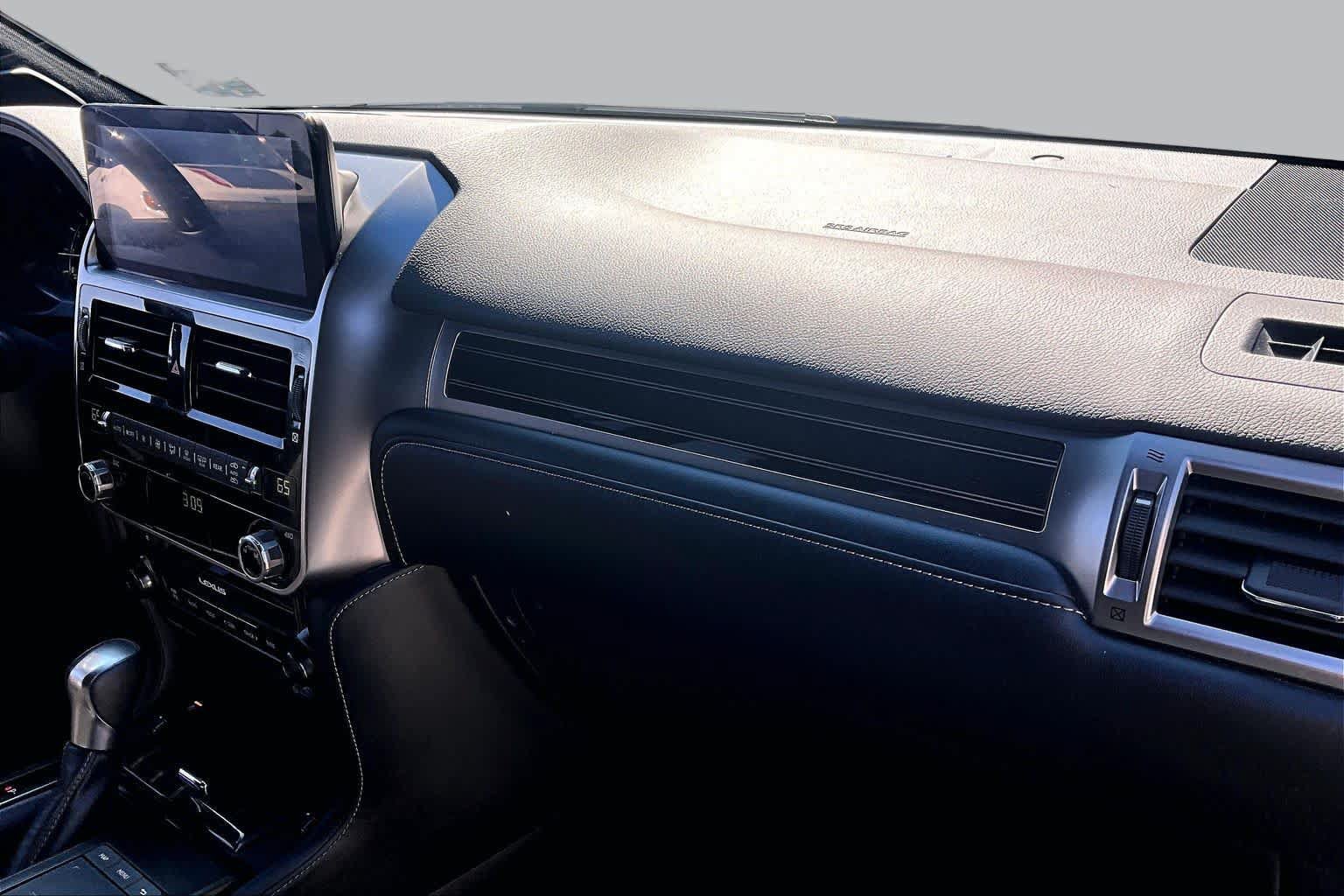Used 2023 Lexus GX 460 Premium w/ Premium Package AWD/4WD image 17