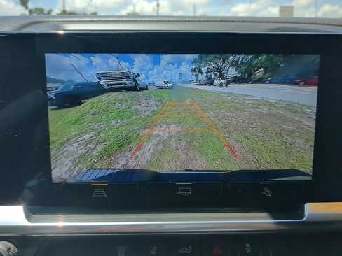 Used 2024 Chevrolet Silverado 2500 LTZ AWD/4WD image 21