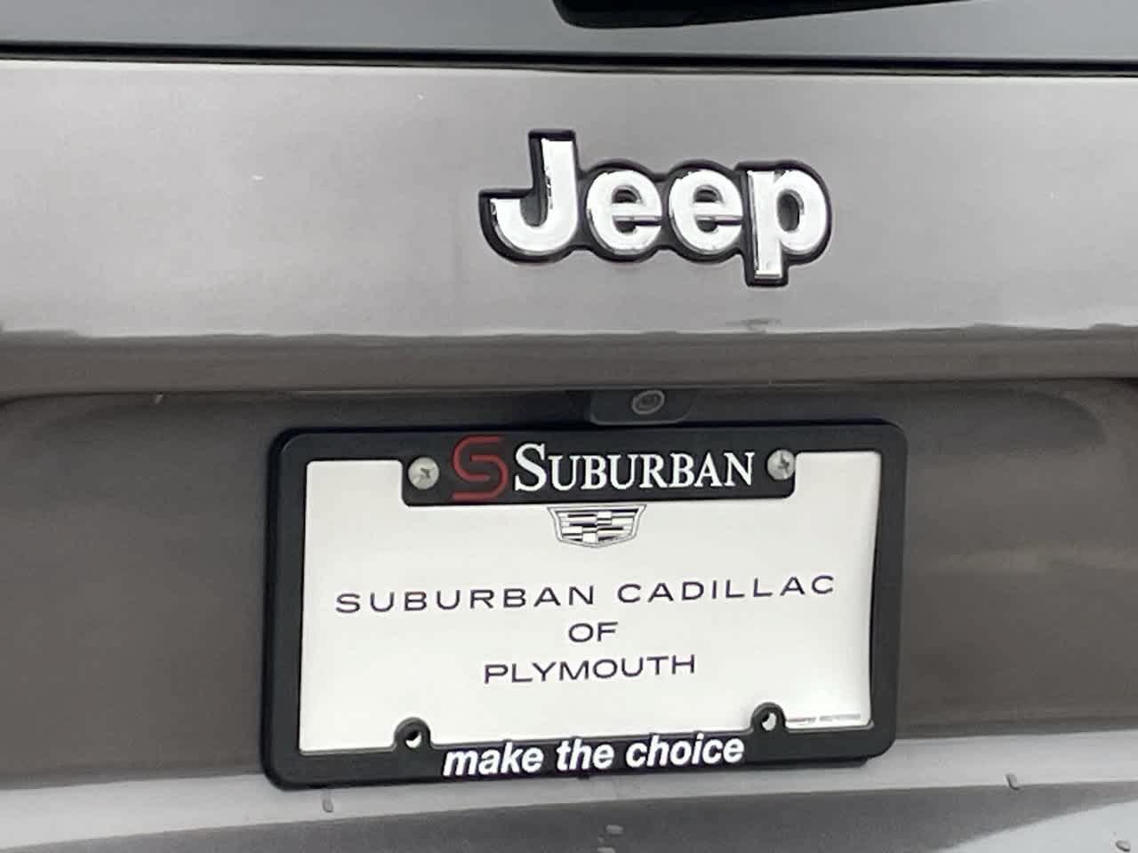 Used 2019 Jeep Cherokee Latitude Plus w/ Comfort/Convenience Group FWD image 34