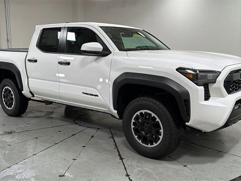New 2026 Toyota Tacoma TRD Off-Road image 3