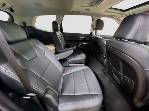 New 2025 Kia Telluride S image 30