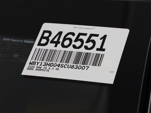 Used 2025 BMW i5 xDrive40 w/ Premium Package image 27