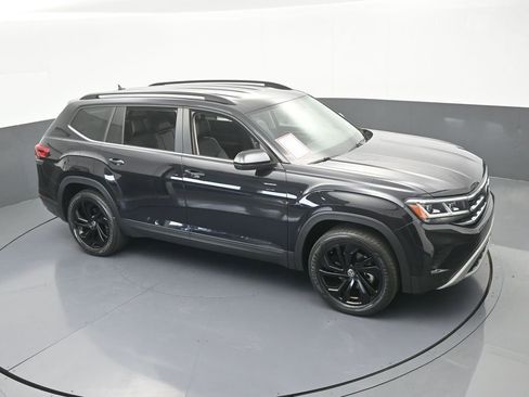 Used 2022 Volkswagen Atlas SE w/ Black Wheel Package image 55