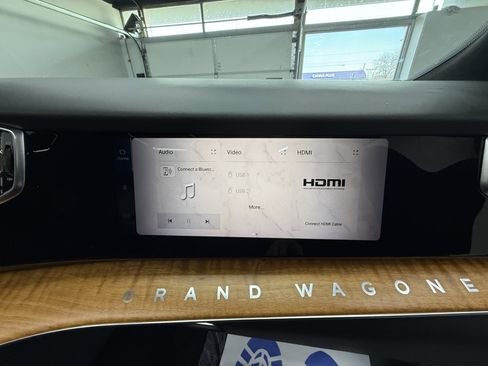 Used 2022 Jeep Grand Wagoneer Series III image 38