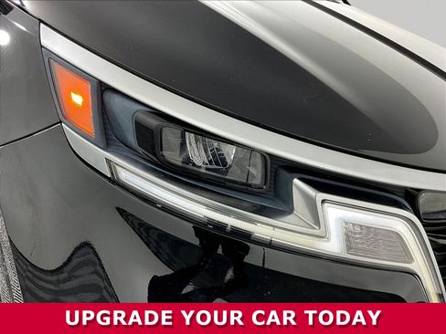 Certified 2022 Kia Carnival LX FWD image 32