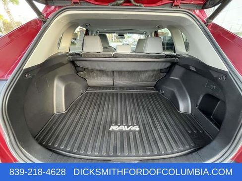 Used 2020 Toyota RAV4 XLE Premium image 10