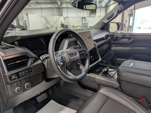 Used 2026 GMC Yukon Denali AWD/4WD image 15