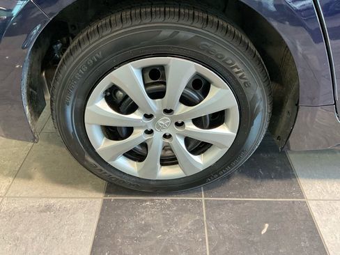 Used 2025 Toyota Corolla LE image 7