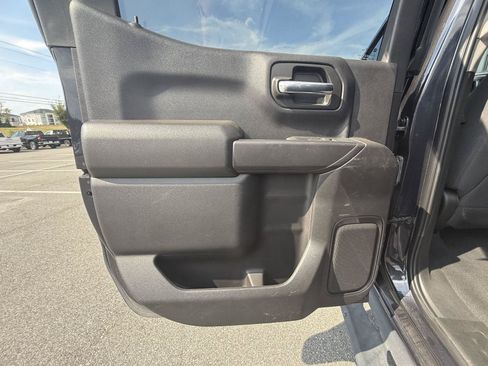 Used 2022 Chevrolet Silverado 1500 Custom Trail Boss AWD/4WD image 18